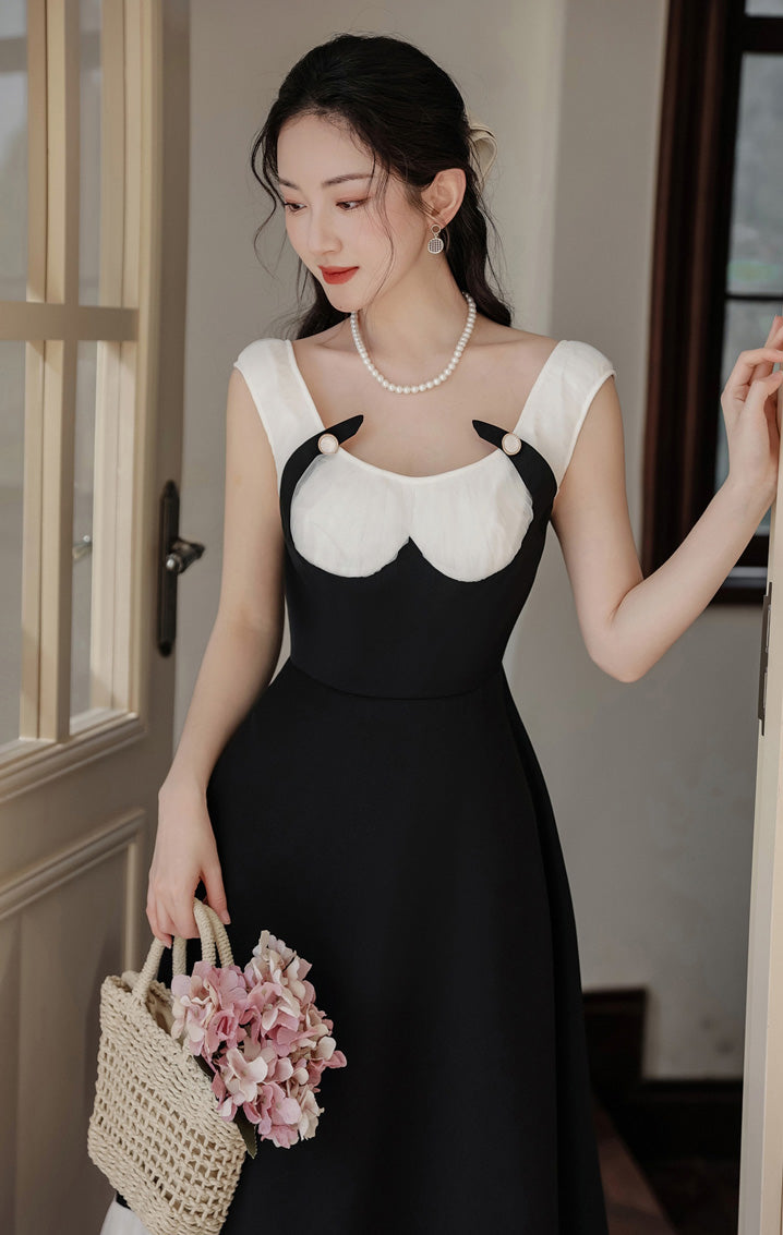 Black And White Pleated Buckle Retro Elegant Dress