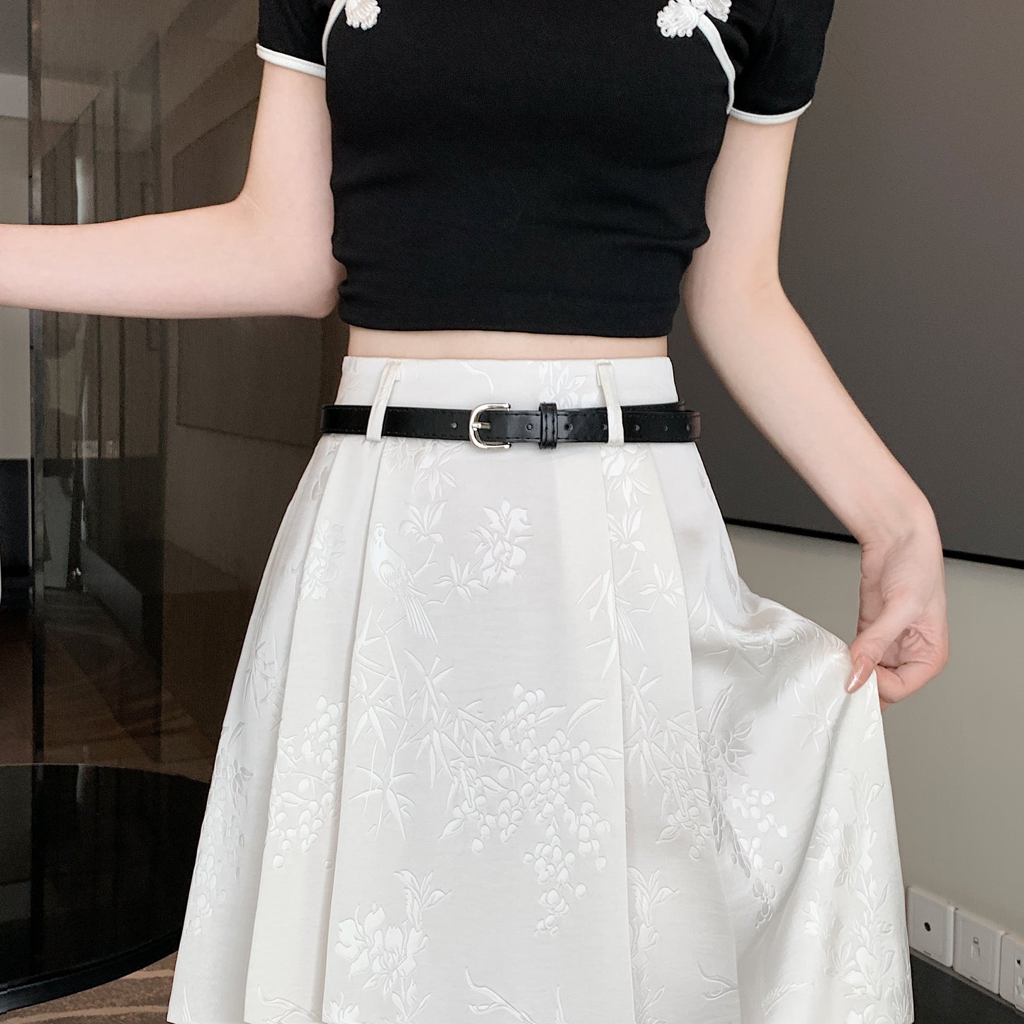 Pleated Mid-length Skirt