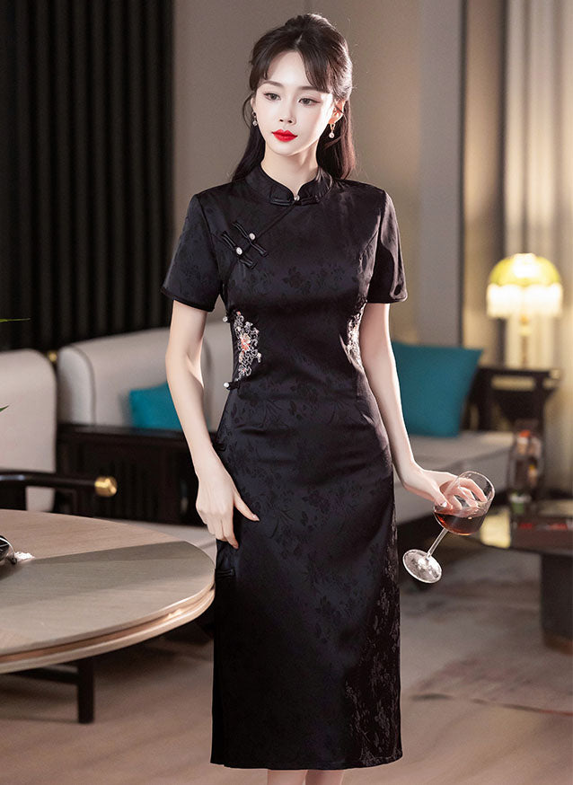 Black Embroidery Elegant Jacquard Cheongsam