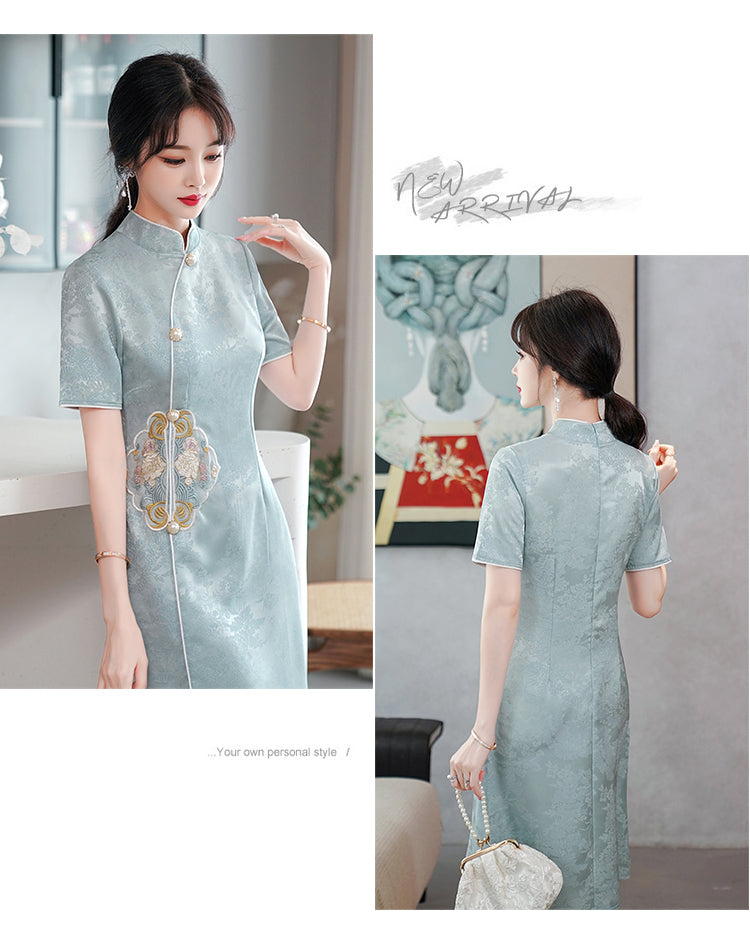 Embroidered Short-sleeved Cheongsam