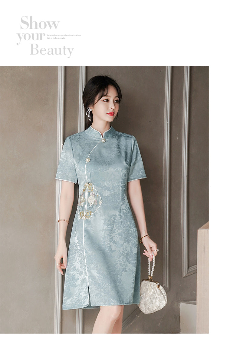 Embroidered Short-sleeved Cheongsam