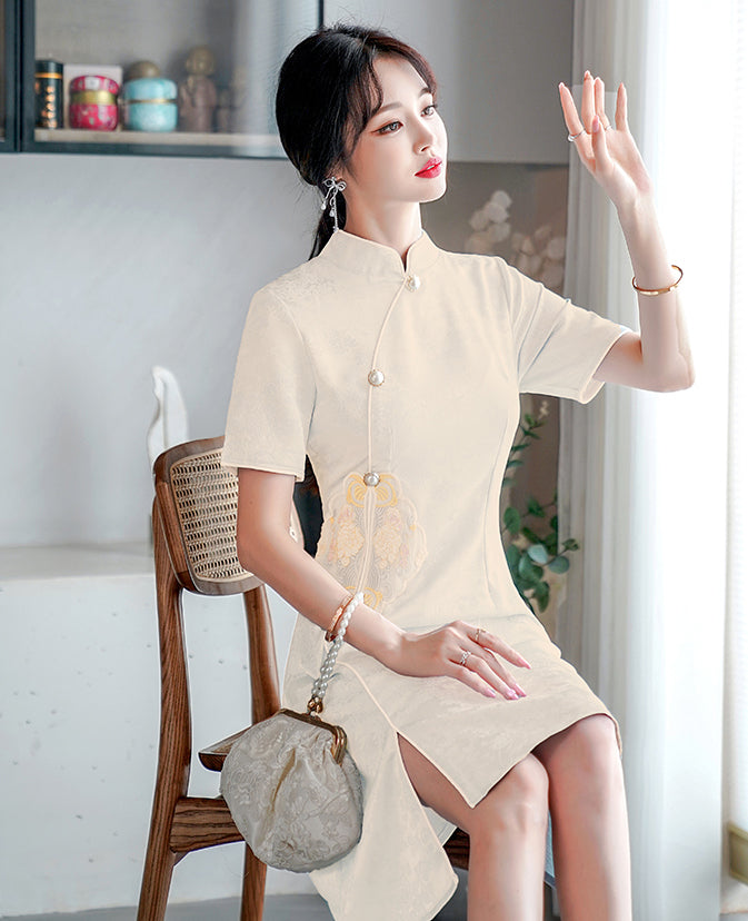 Embroidered Short-sleeved Cheongsam