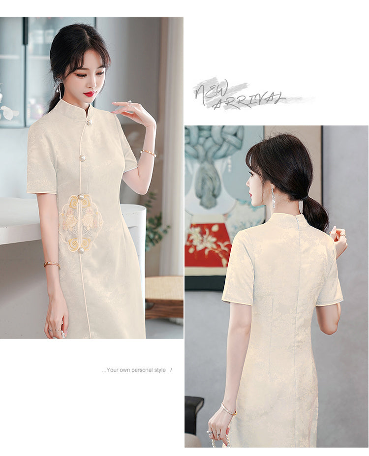 Embroidered Short-sleeved Cheongsam